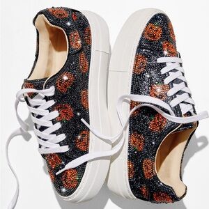 Betsey Johnson Sidny Pumpkin Sneakers - Size: 10